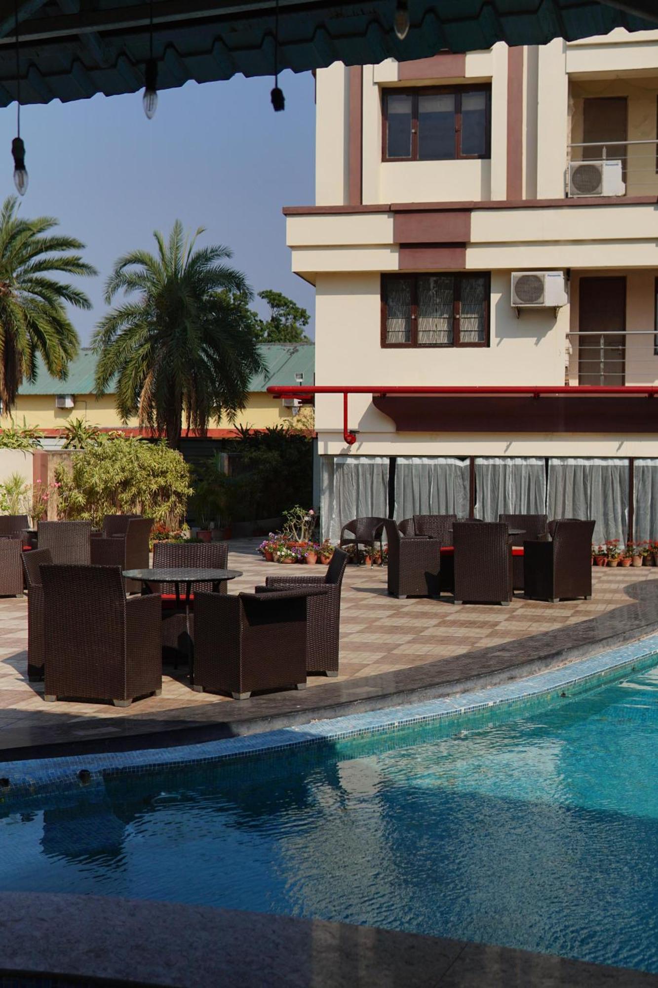 Lbd Resorts&Hotels Calcutta Eksteriør billede